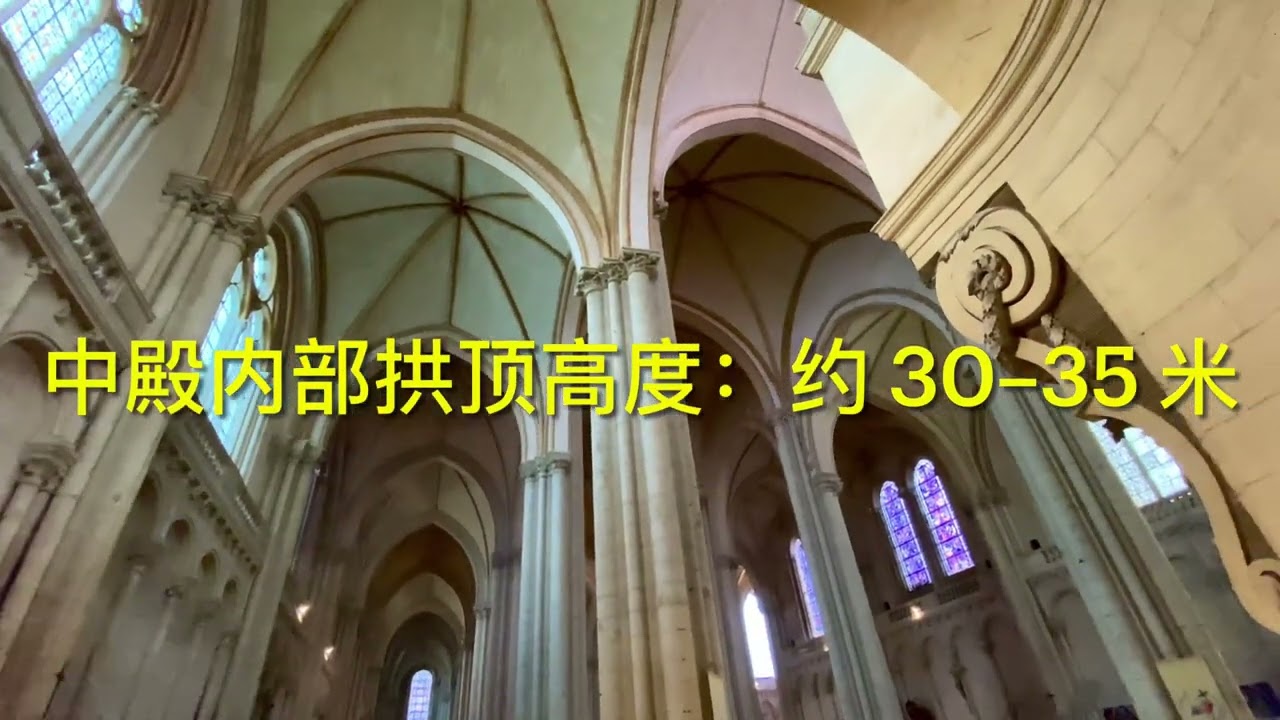 法国普瓦捷（Poitiers）千年古城·大剧院式穹顶和精美罗马式雕塑闻名的诺特尔-丹姆-拉-格兰德教堂（Notre-Dame-la-Grande）、壮观的圣皮埃尔大教堂、圣让洗礼堂以及古老的普瓦捷宫