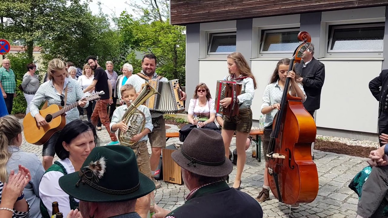 Drumherum 2018. Familienmusik Freund