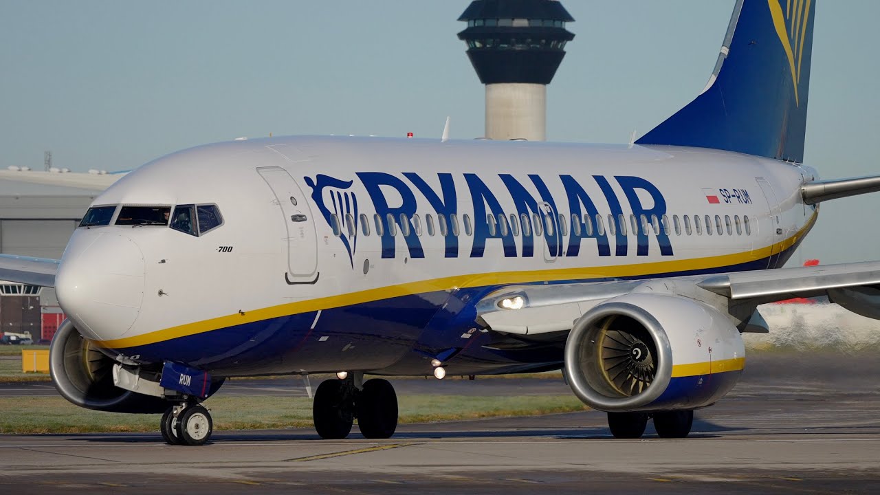 The Smallest Ryanair Aircraft | 737-700 SP-RUM