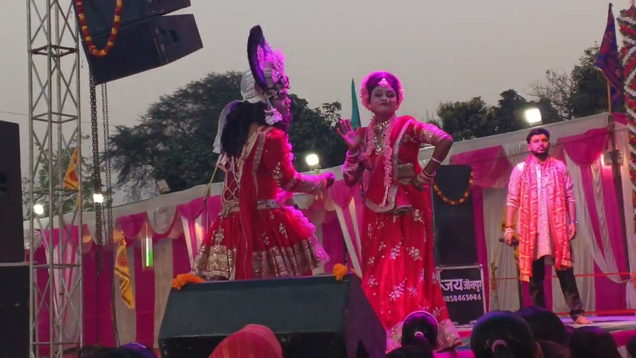 Radha Rani ka aur Krishna Bhagwan ka dance aap log jarur dekhen aur asha Karti hun ki aap logon Ko 🙏