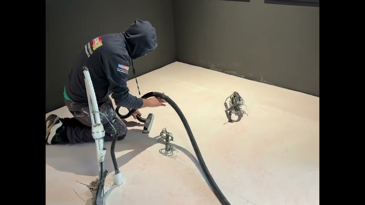 Preparazione Fondo per Pavimenti in Resina: K Primer, Rete in Fibra e Decorbase Naici