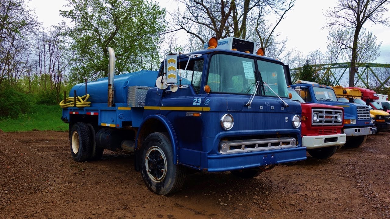 Looking at Trucks - Ford C8000