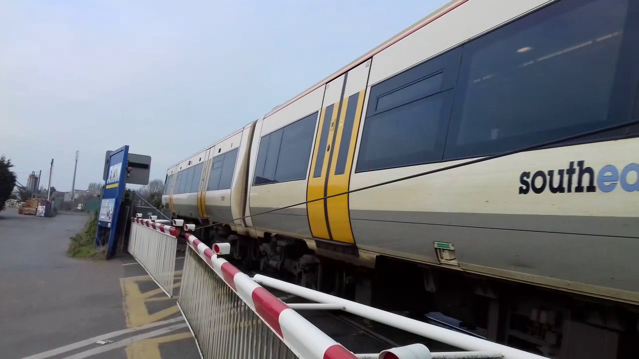 (720p) Deal Level Crossing, Kent (10.03.2017)