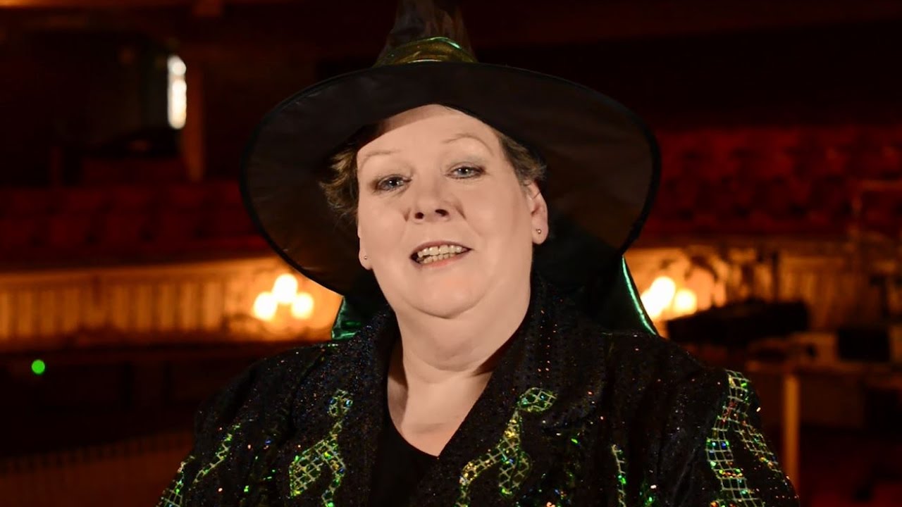 #InTheBox with Anne Hegerty