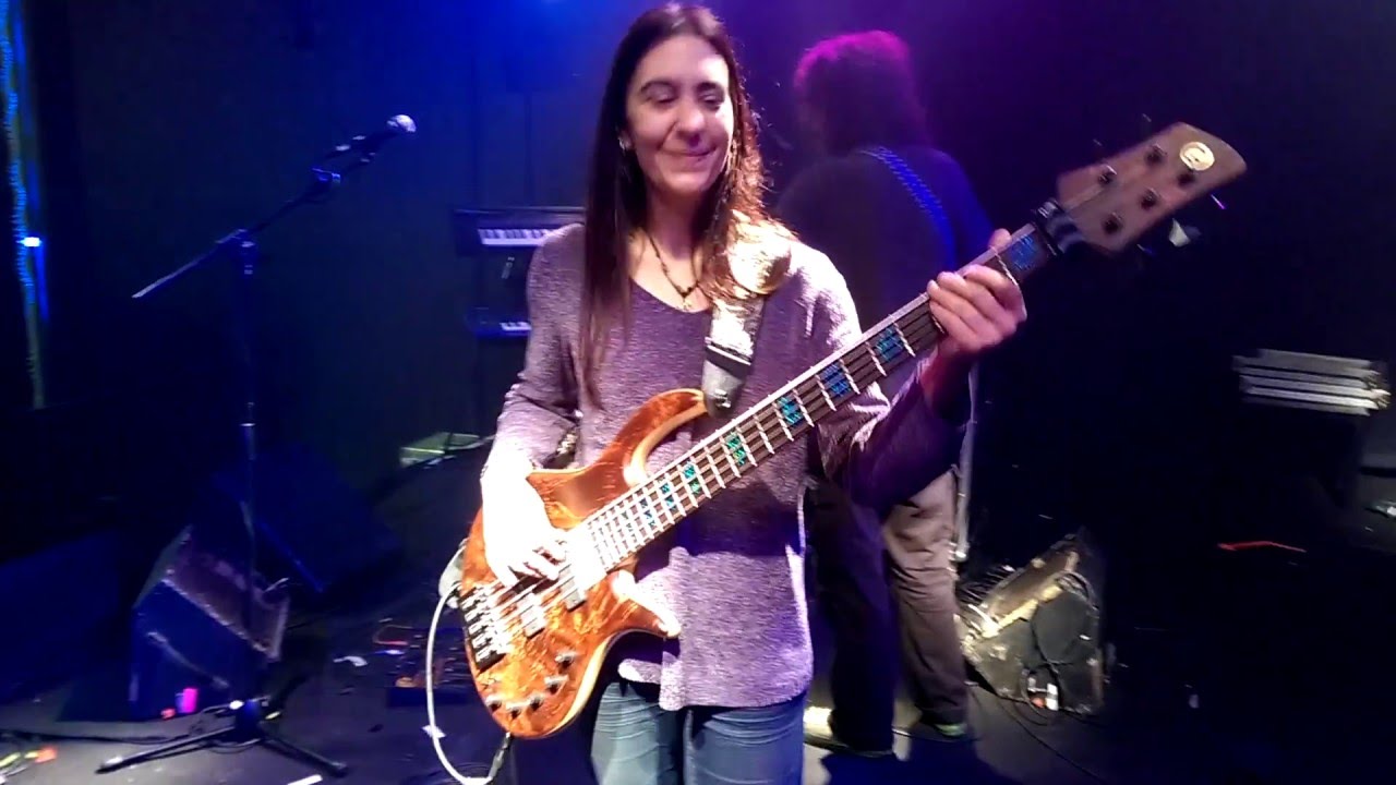 Elrick Bass - Brandi Wynne unboxing