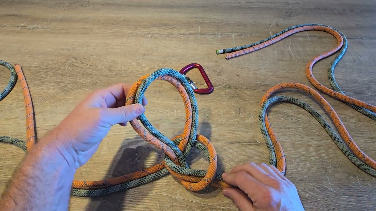 Knots for vertical rescue