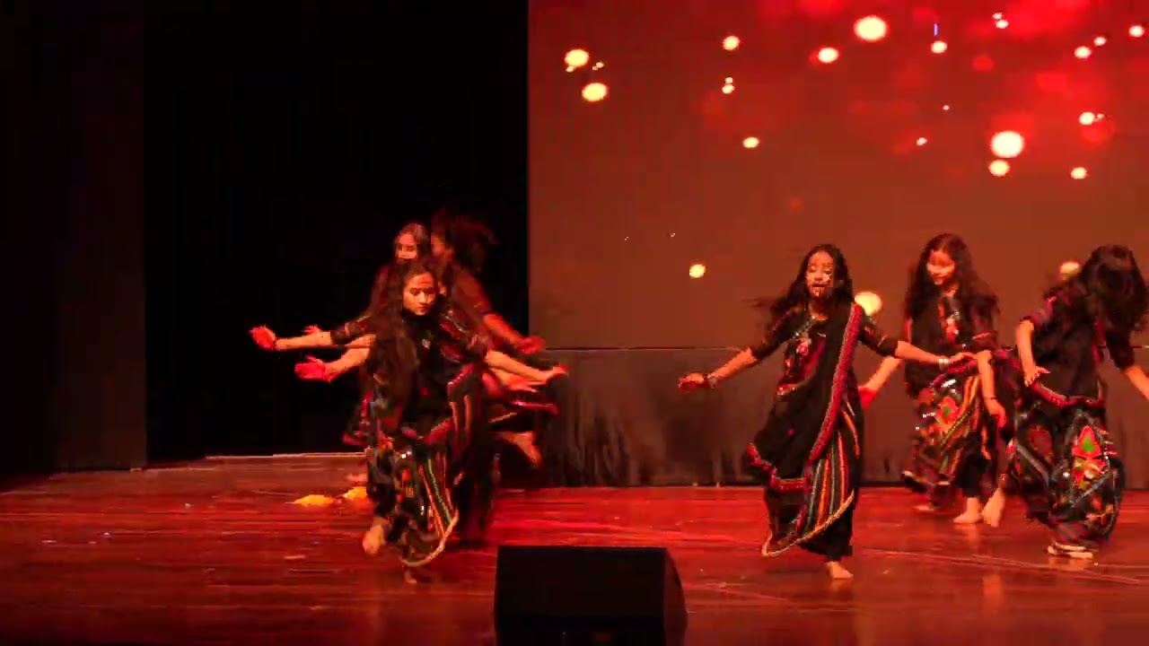 Traditional Gujarati Garba & Dakla Performance by Keshvi Mistry | Kalorex Future School East 