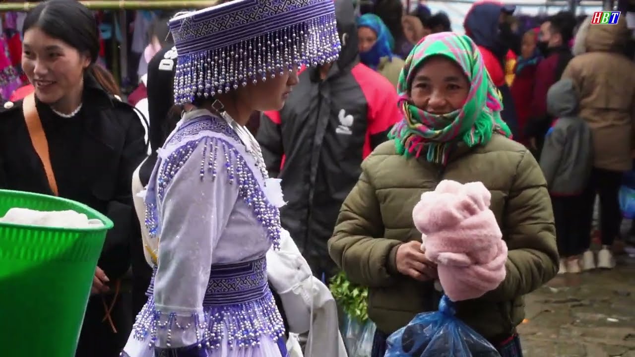 CHỢ NGÀY TẾT TRÊN VÙNG CAO | Ẩm Thực Lôi Cuấn, Nhộn Nhịp Tây Bắc 
