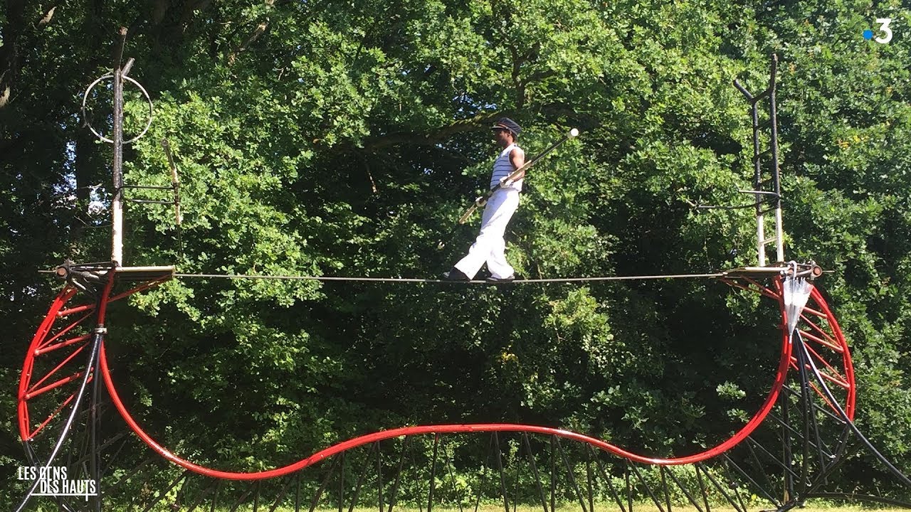 Kamini découvre la ville de Laon dans Les Gens des Hauts