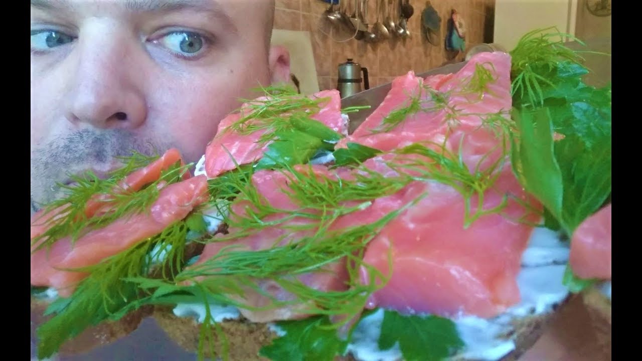 МУКБАНГ БУТЕРБРОДЫ С ФОРЕЛЬЮ И СЛИВОЧНЫМ СЫРОМ