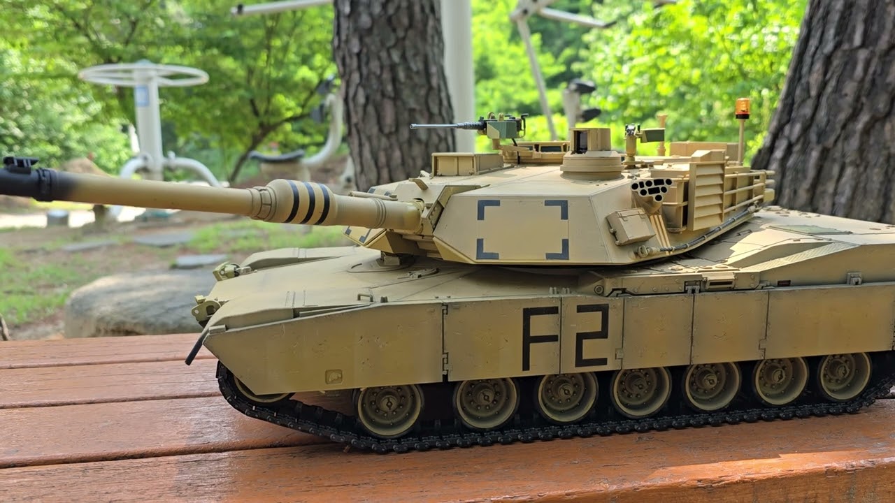 Tamiya 1/16 abrams with Clark tk80spg2 sound