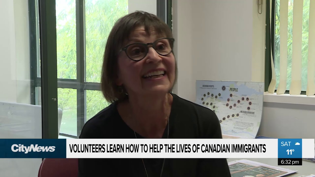 Volunteers learn how to teach Canadian immigrants English