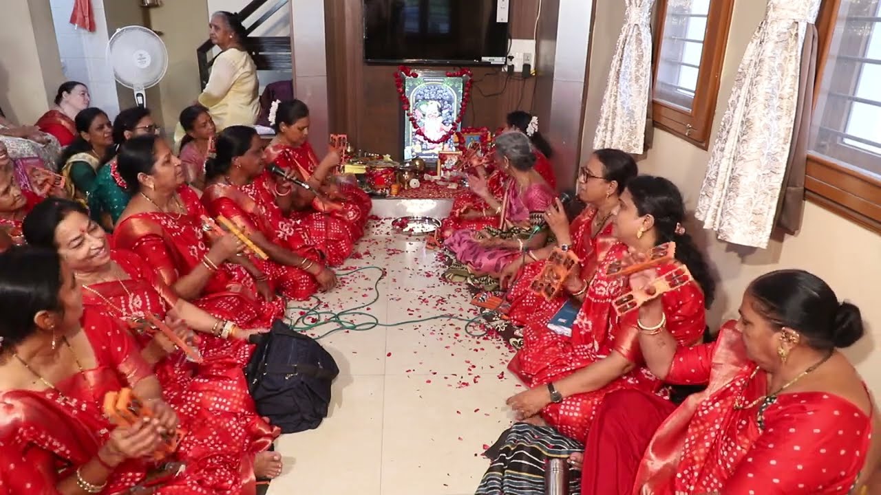 લખેલું છે 🌹શાંતાબેન ના ભજન એટલે વટ પડી જાય 🌹 ક્યાંથી મળે ભગવાન
