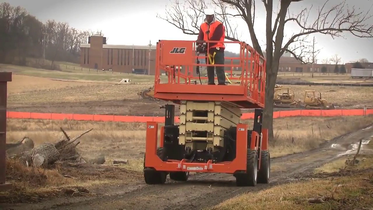 AB LIFT: IZNAJMLJIVANJE SAMOHODNIH PLATFORMI I KORPI ZA RAD NA VISINI, NA ELEKTRO I DIZEL POGON.