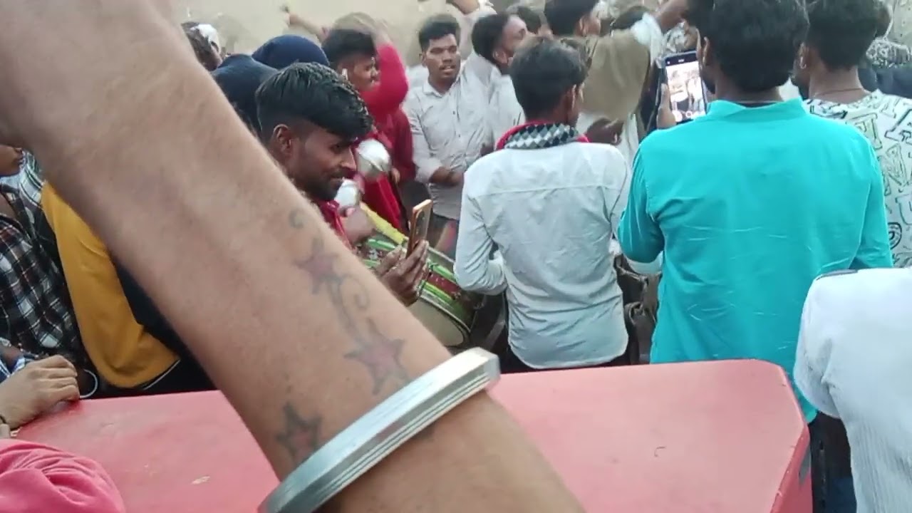 घोड़ी खुर्दा कि सादि को वहरिया फलिया में 2025 आदिवासी बैंड बजा