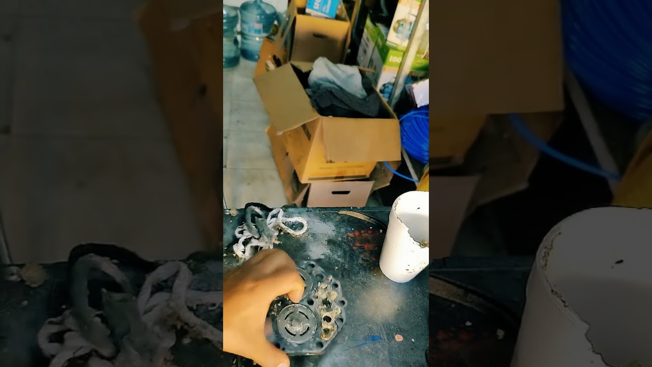 Una cabeza York en su reparaci&oacute;n