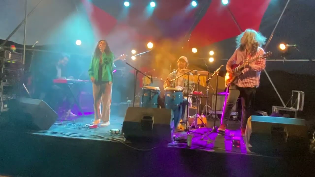Beste - VuVuVu x Mervealice (live in Desert Rock)