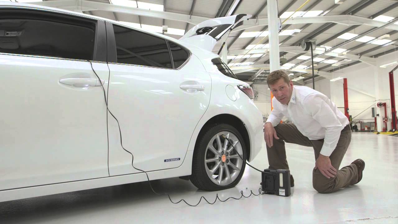 Lexus How To: Use a Tyre Repair Kit