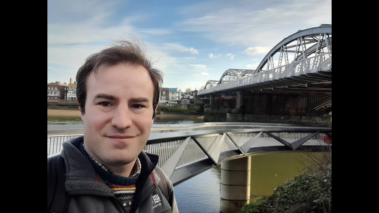 London's New Bridge Over The Thames Which Doesn't Cross The Thames!
