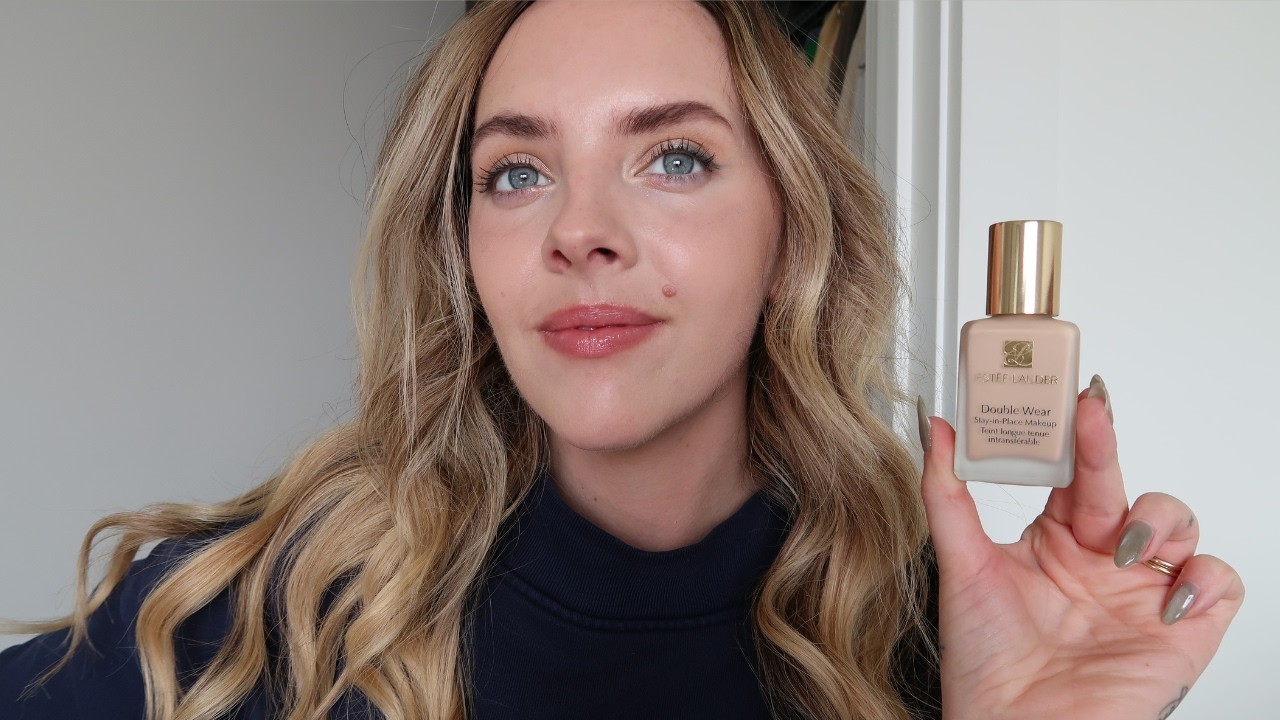 Сравнение тональных кремов Estée Lauder Double Wear: новая и старая версия.