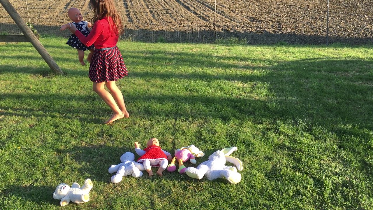 er zat een klein kaboutertje te huilen op een steen - door Sofie en Marise