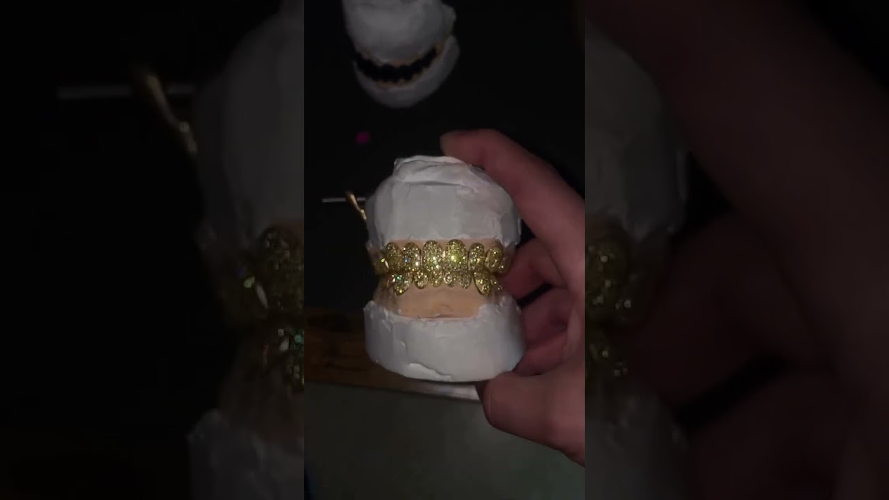 #diamond #grillz #icedout #jewelry #icedoutwatch #hiphop#customjewelry #gold#custom #hiphopjewellery