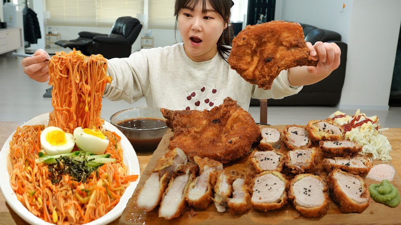 Котлета из свиной вырезки и томагавка🥩 с острой смешанной лапшой🍜Домашняя еда Мукбанг
