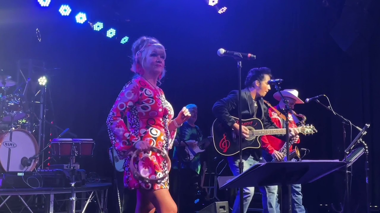Wooly Bully & Mony Mony - Wally & The Beaves Live at Canoes Cabaret 10/2/2021
