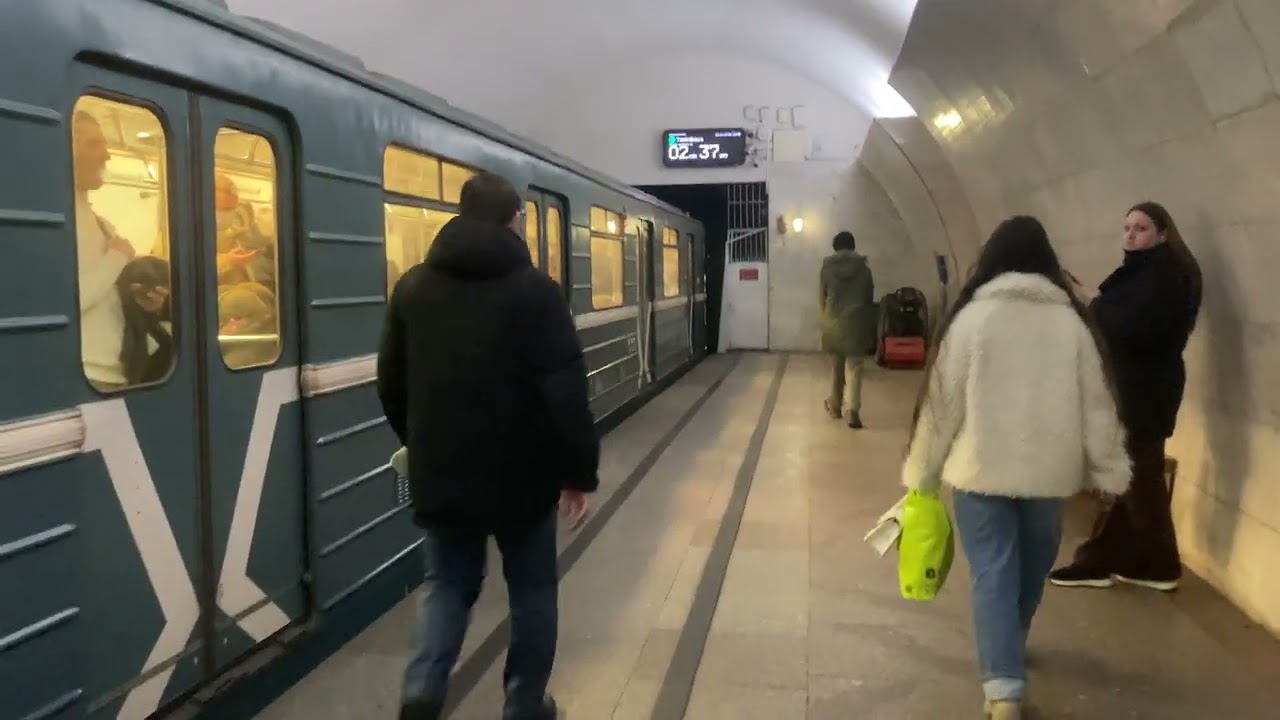 Отправление состава 81-717.5 со станции « Тверская » Вагон 10160 .