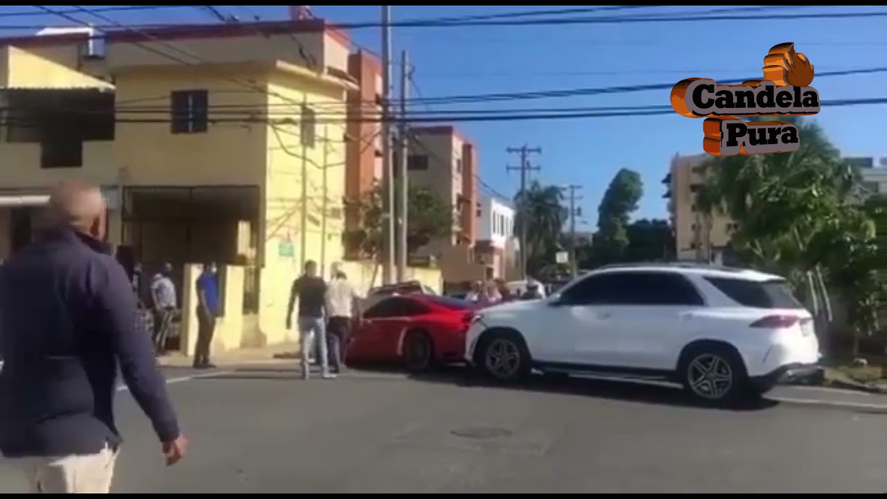 Leslie Rosado choca a su esposo por celos hace unos meses
