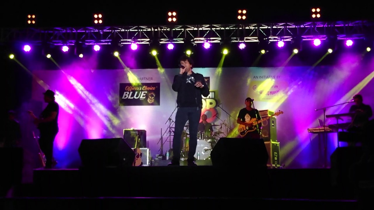 Singer KK singing his favourite Billy Joel's song 'Honesty', live at Mirchi Top 20 Concert, Mumbai