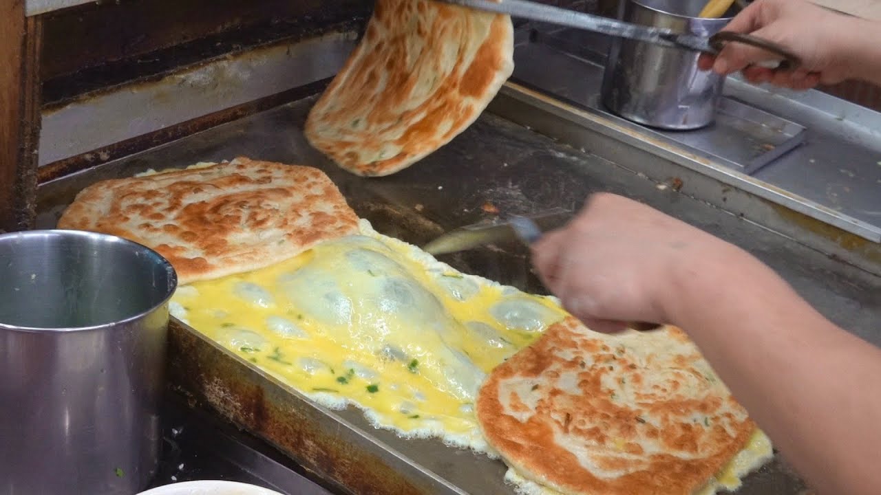 Omelet Green Onion Pancakes / 招牌蛋餅 - Taiwanese Street Food