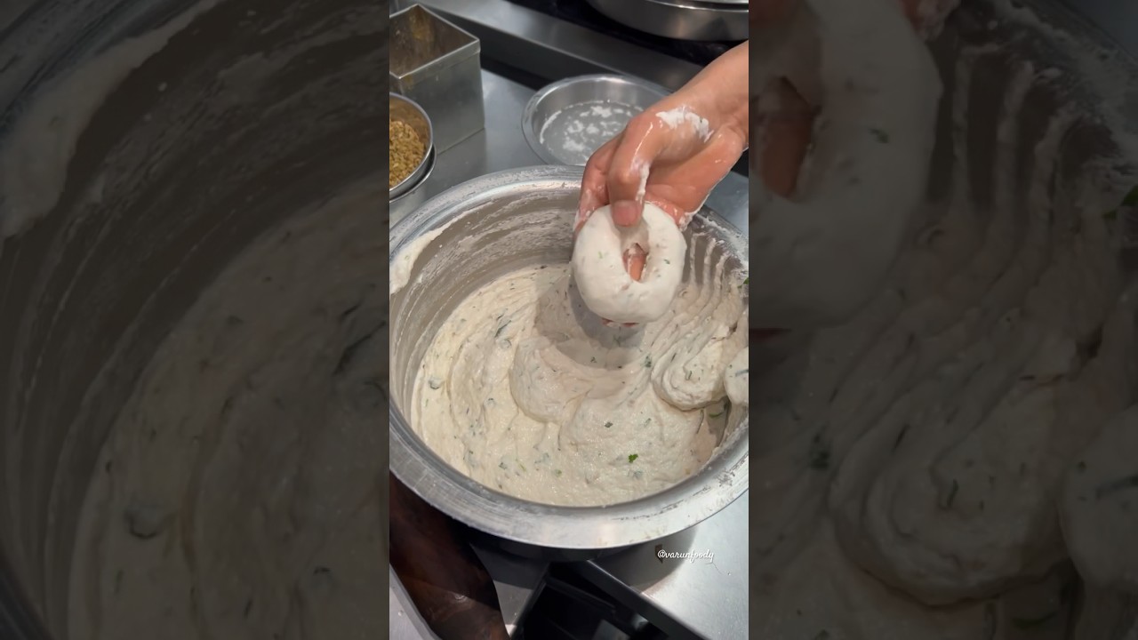 Crispy South Indian Vada Making #southindian #viral #delhi #indianfood