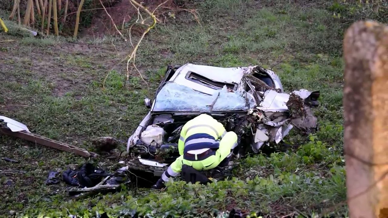 Morciano, vola nella scarpata con l'auto: muore ragazzo salva la ragazza che viaggiava con lui