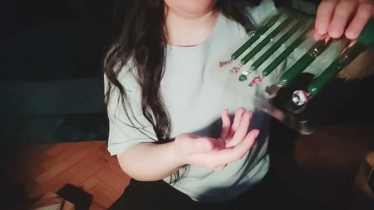Türkçe ASMR| Küçük bir alışveriş den neler aldım | paket açma sesleri / tıkırtılar