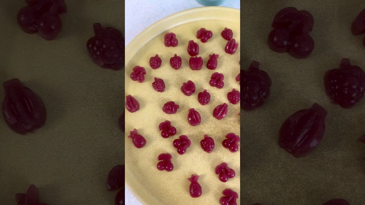 Make homemade gummies with fresh fruit 🍇