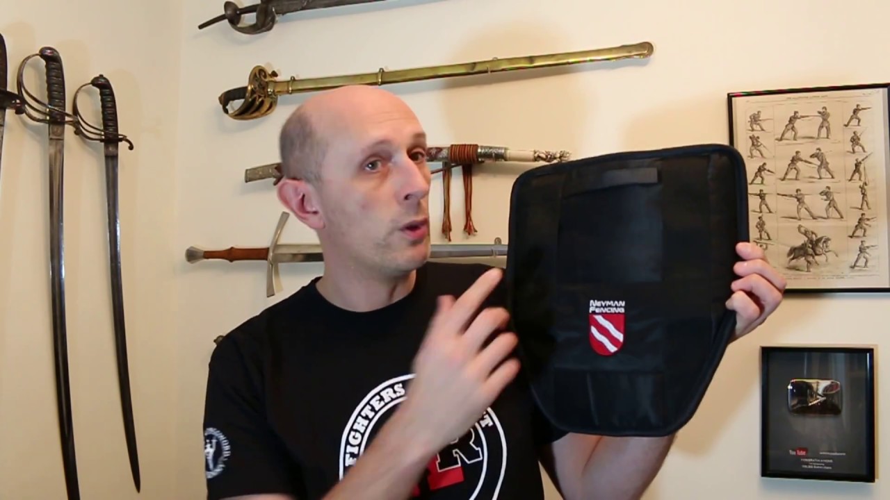 Neyman Fencing mask back of head protector - Review