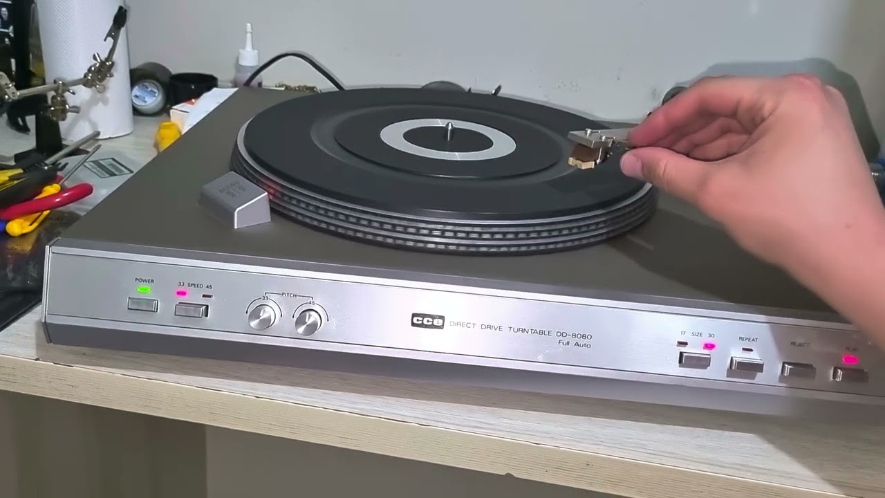 Toca discos CCE DD-8080 restaurado