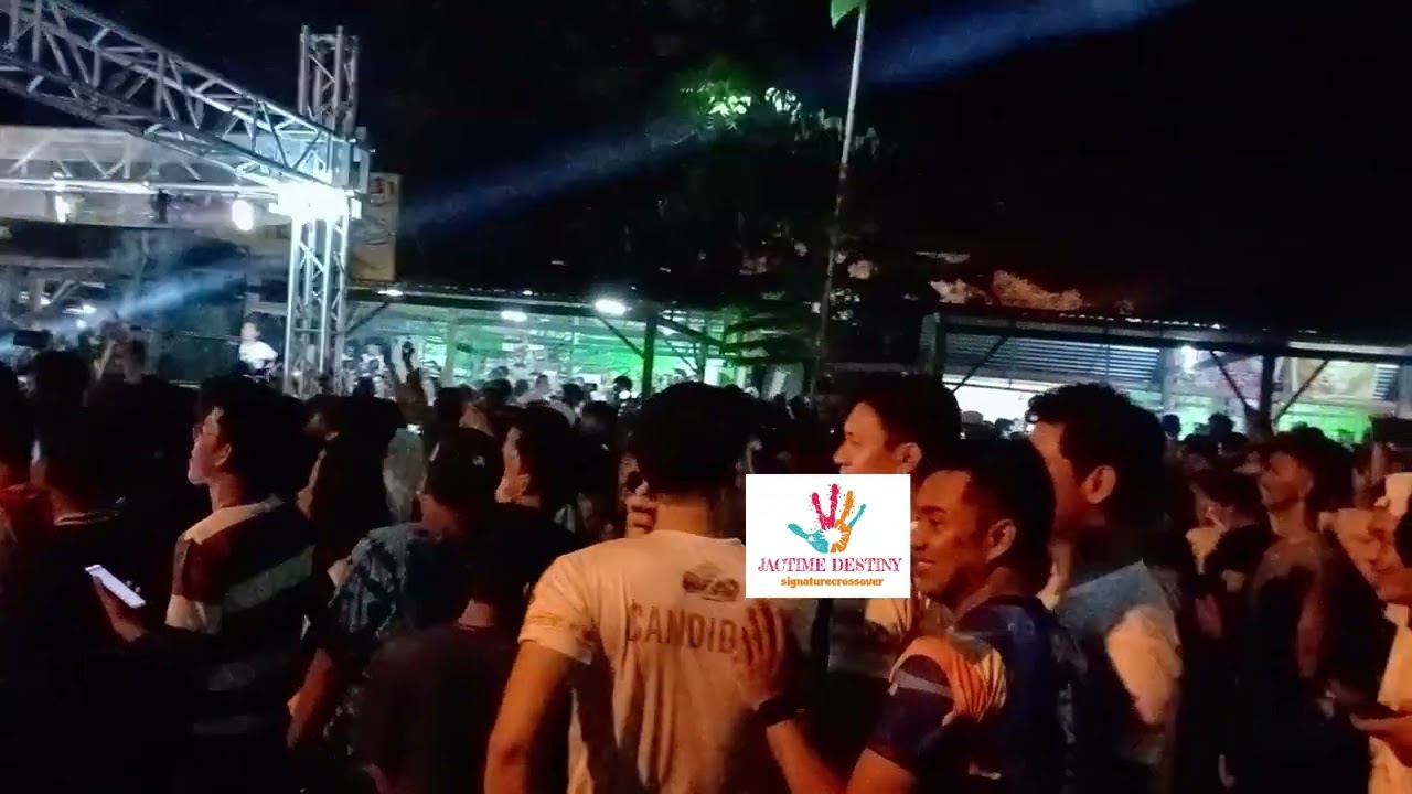 ENJOY HERE WATCHING REGGAE BAND BY KUERDAS BAND LIVE