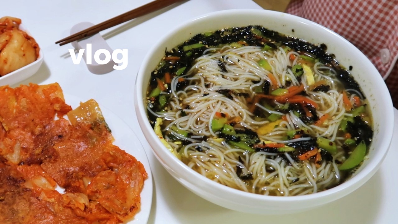먹을 때만 부지런한 사람의 집밥 브이로그 | 부대찌개, 감바스, 잔치국수, 김치전, 삼겹살, 비빔면