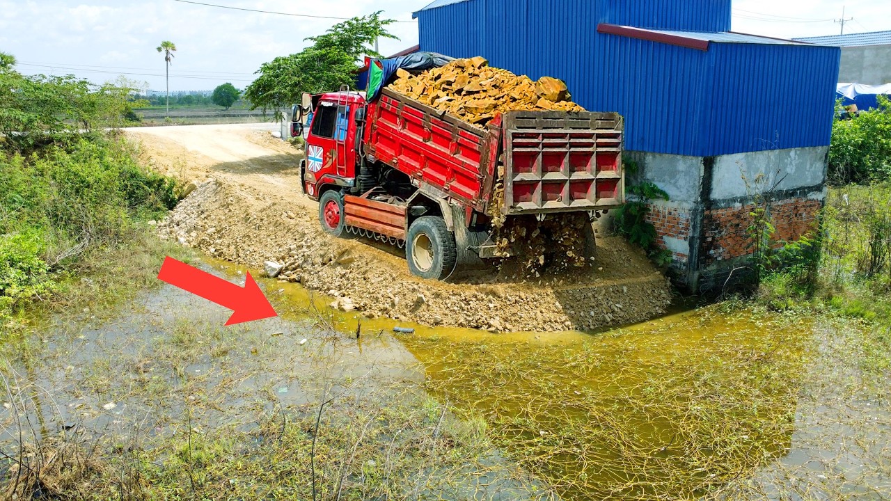 Incredible Bulldozer Push Tons of Soil!  Transforming a Landfill Dumping & Dozer in Actions!