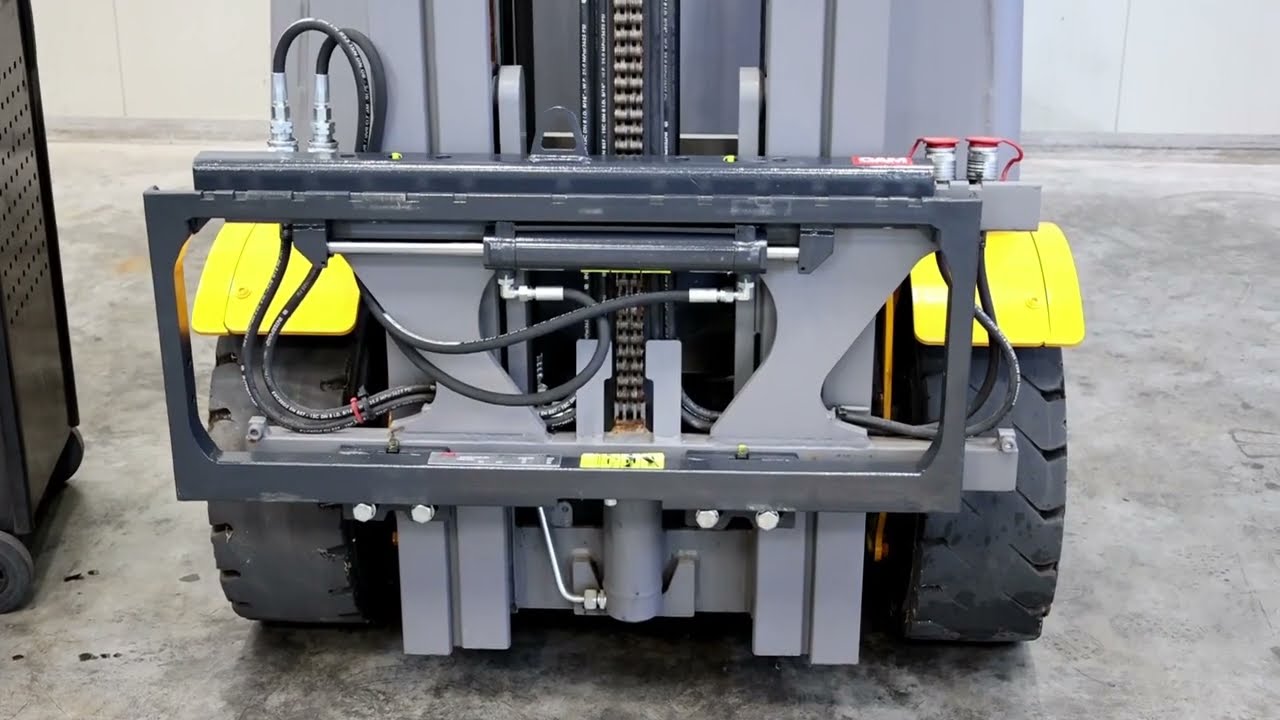 Sideshifter attachment instalation on forklift truck