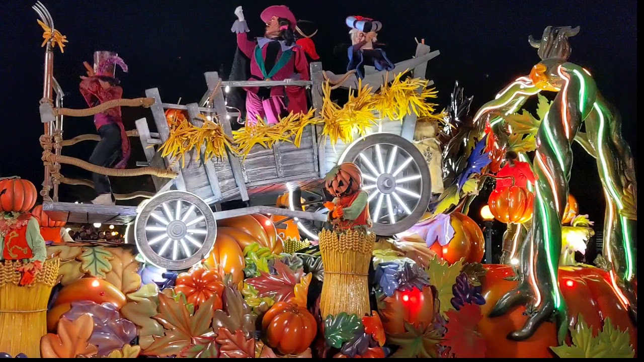 The Disney Villains Halloween Parade - Disneyland Paris - Halloween 2019