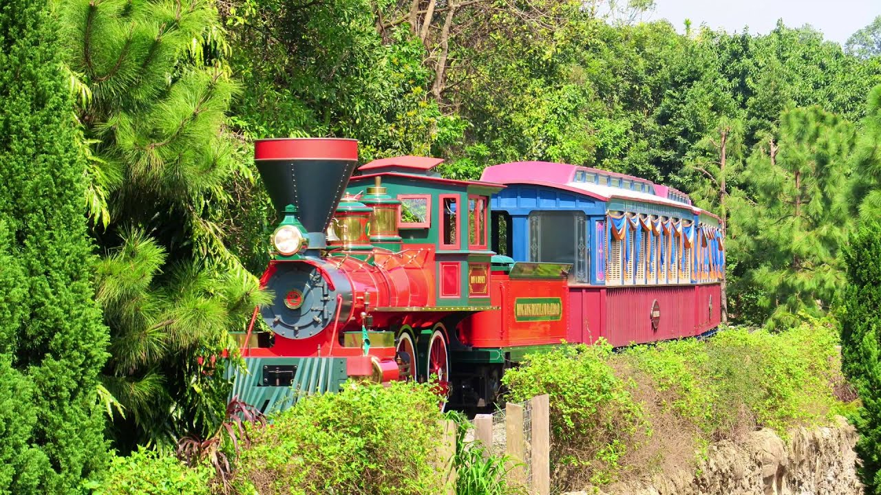 [4K] Ride the Hong Kong Disneyland Railroad train