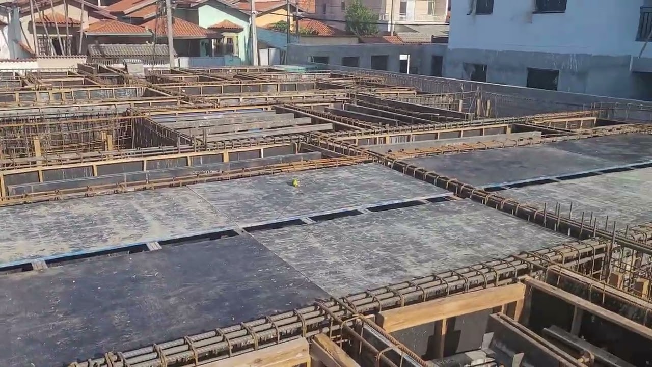 Finalizando vigas e início do assoalho 