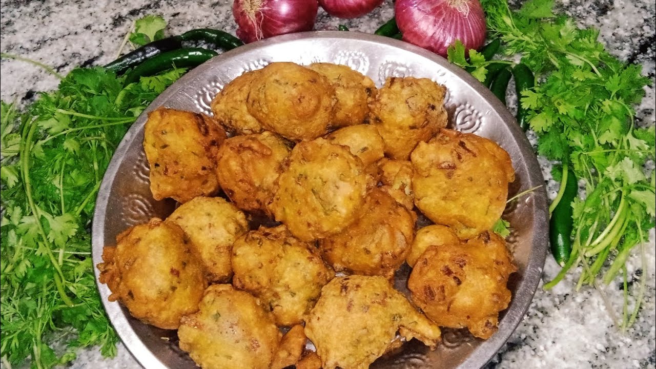   శెనగపిండి బియపు పిండితో బోండాలు ఇలా చెస్తే వేడివేడిగా  😋👌 వస్తాయి .