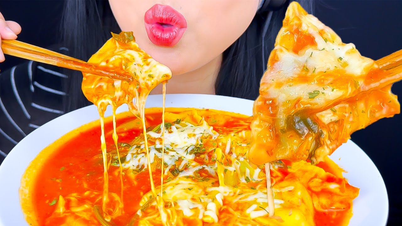 ASMR CHEESY RAVIOLI SOUP (EATING SOUNDS) ASMR Phan