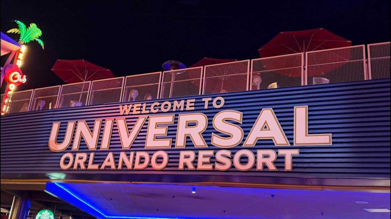🔴 LIVE from Universal Studios Florida for a CineSational Sunday Night