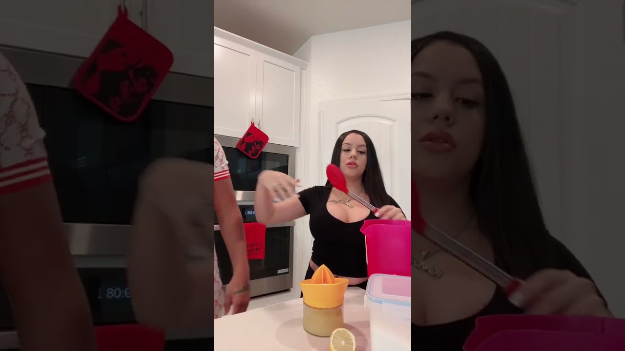 Funny couple makes lemonade#couplegoals #lemonade #funnyvideos #kitchenlife