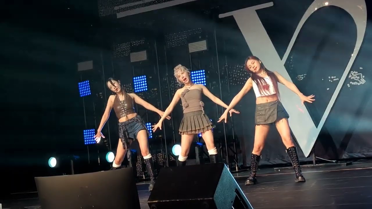 Viviz (비비지) Full Concert [4K, barricade] New Legacy, Detroit MI 2025.09.17
